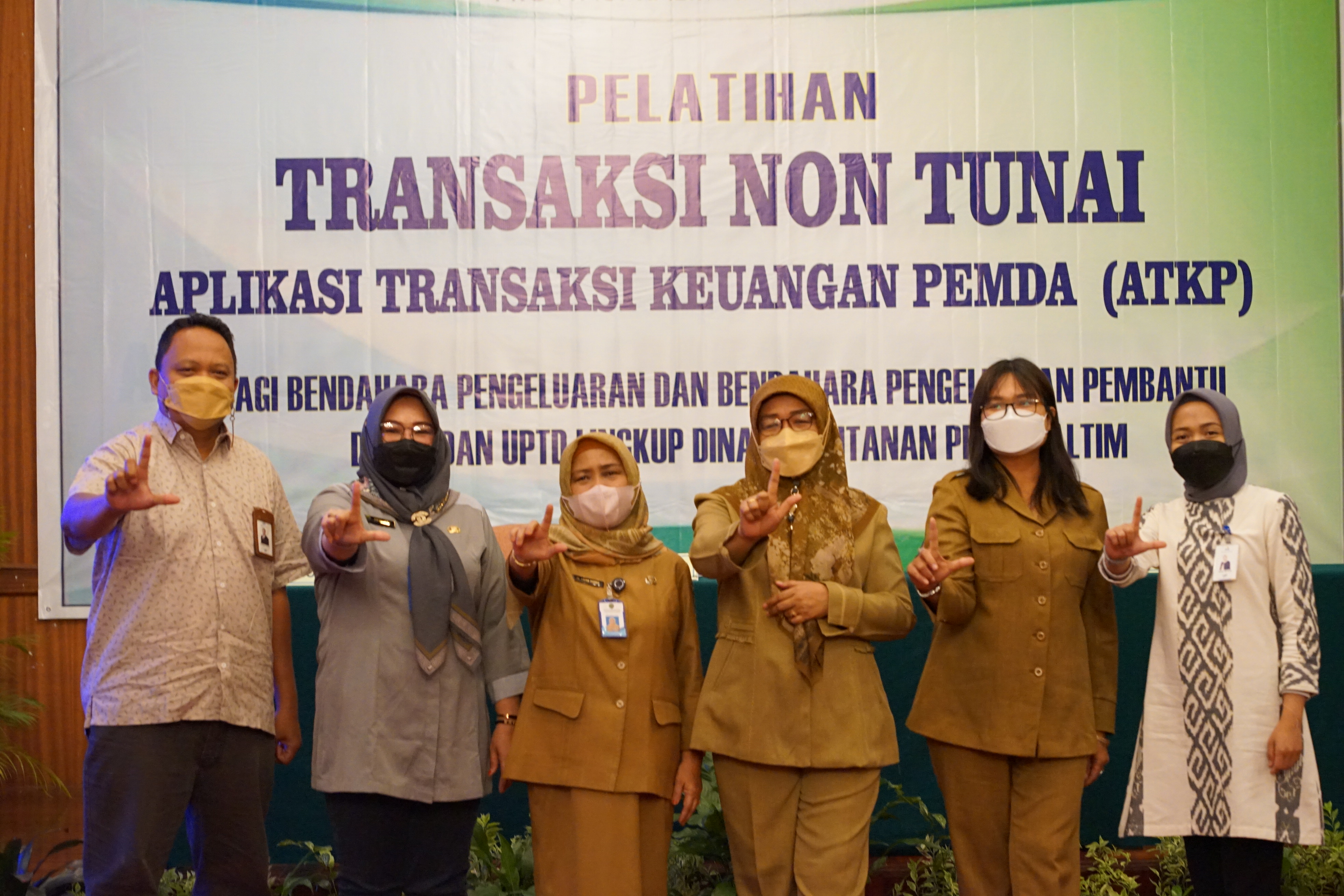 https://www.dishutkaltim.com/admin/images/gambar_berita/1653365330_DSC00117.JPG